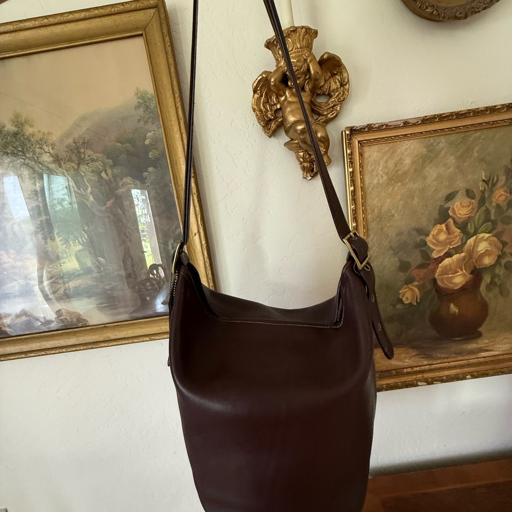 S O L D !!  Vintage Coach Dark Brown Leather Messenger Bag - Picture 2 of 8